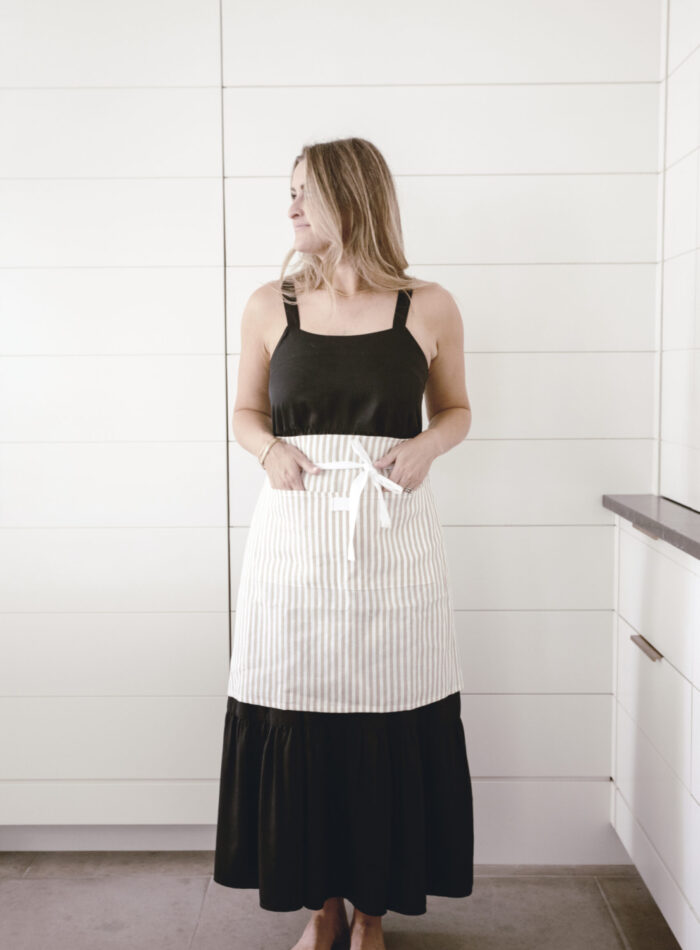 fold a bistro apron to make a waist apron