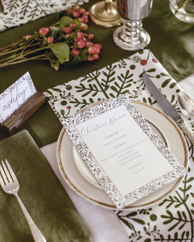 Set the table for the holidays in an extra special way this year. Add in our Holly Berry patterned stationery to personalize your gatherings.