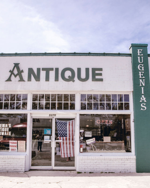 What are your favorite hobbies to do on the weekend? ​​​​​​​​
​​​​​​​​
I absolutely love a day of antique hunting around estate sales and my favorite antique shops.
