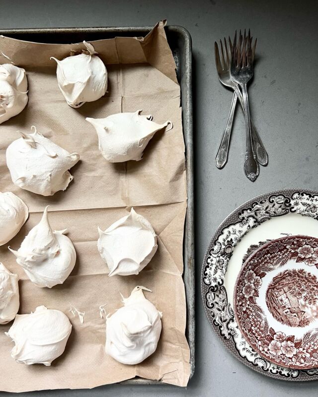 We made a batch of meringues from the book, as the weather was perfect. The kids love them as much as I did when I was young, a really nostalgic & beautiful treat. 

Trying out a few nibbles from the cookbook  that I can make for some of our upcoming signings. What recipes from the book should I make for you to try? 

#theheirloomedkitchen #cookbook