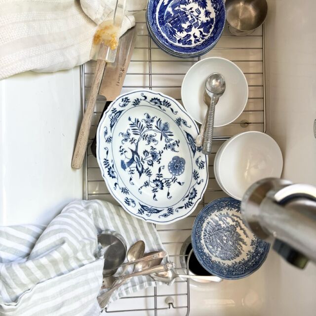 A beautiful mess 💙🤍🍽️

Shop our blue & vintage vintage assortment over on the site