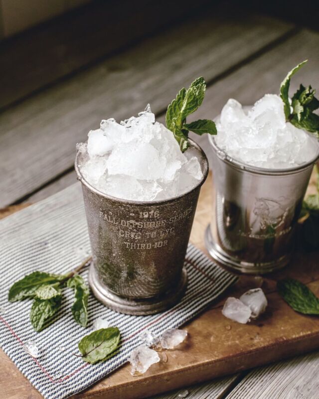 It’s Derby Day! Nothing more traditional than the Mint Julep. This classic cocktail recipe is in our new cookbook The Heirloomed Kitchen 📖🌿🥃