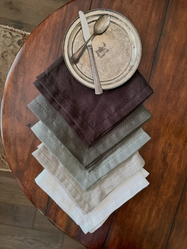 The beauty of handwork 🤎 our Hemstitched Collection has arrived in a range of timeless, muted tones as the base layer for gathering around your table for generations.